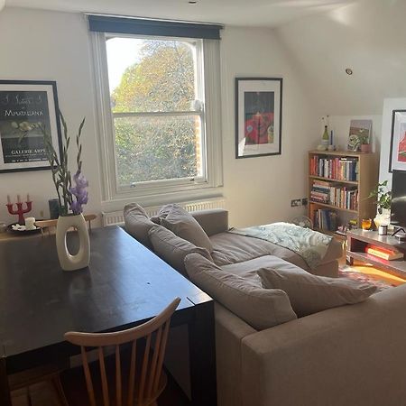 2 Bedroom Top Floor Flat, West Dulwich Free Street Parking 伦敦 外观 照片