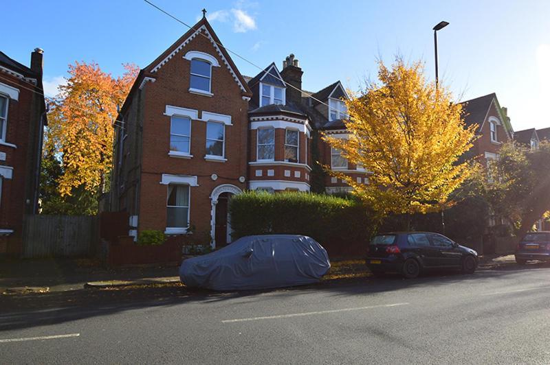 2 Bedroom Top Floor Flat, West Dulwich Free Street Parking 伦敦 外观 照片
