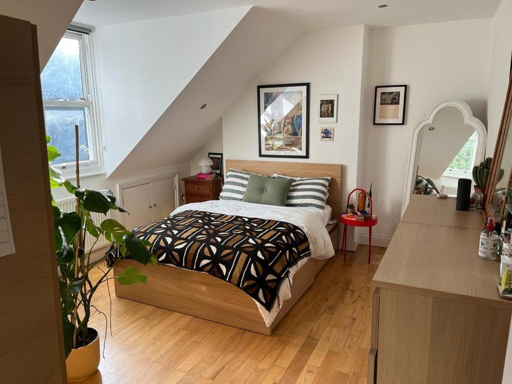 2 Bedroom Top Floor Flat, West Dulwich Free Street Parking 伦敦 外观 照片